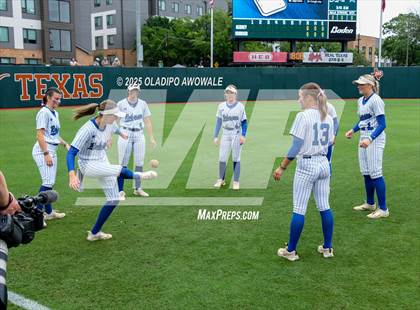 Thumbnail 1 in Aubrey vs. Robinson (UIL Softball 4A Div 2 Final) photogallery.