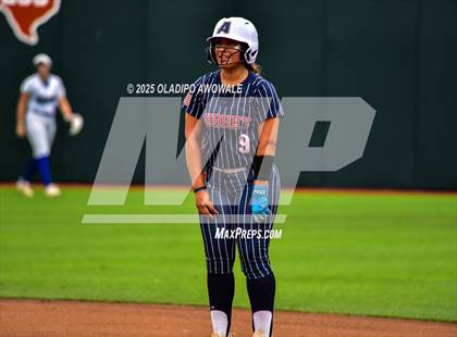 Thumbnail 3 in Aubrey vs. Robinson (UIL Softball 4A Div 2 Final) photogallery.