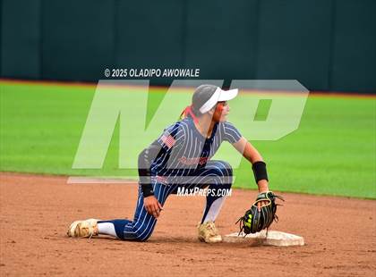 Thumbnail 2 in Aubrey vs. Robinson (UIL Softball 4A Div 2 Final) photogallery.
