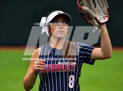 Thumbnail 1 in Aubrey vs. Robinson (UIL Softball 4A Div 2 Final) photogallery.