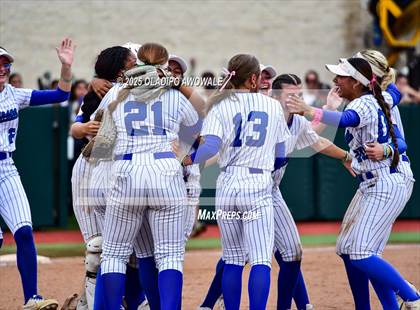 Thumbnail 1 in Aubrey vs. Robinson (UIL Softball 4A Div 2 Final) photogallery.