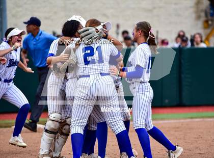 Thumbnail 2 in Aubrey vs. Robinson (UIL Softball 4A Div 2 Final) photogallery.