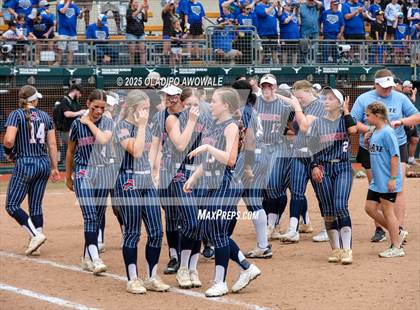 Thumbnail 3 in Aubrey vs. Robinson (UIL Softball 4A Div 2 Final) photogallery.
