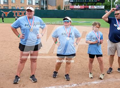 Thumbnail 2 in Aubrey vs. Robinson (UIL Softball 4A Div 2 Final) photogallery.