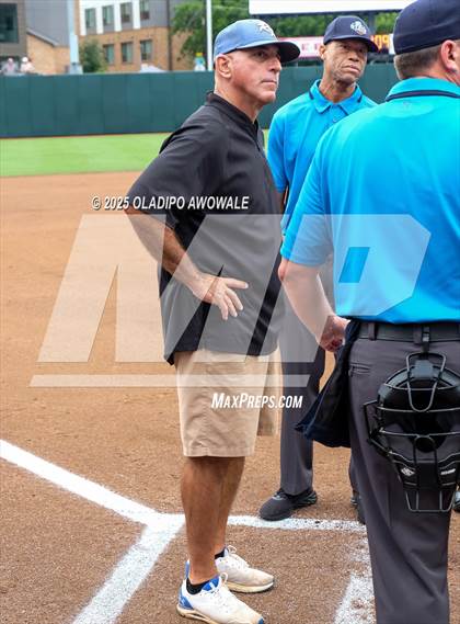 Thumbnail 2 in Aubrey vs. Robinson (UIL Softball 4A Div 2 Final) photogallery.