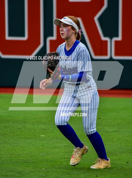 Thumbnail 3 in Aubrey vs. Robinson (UIL Softball 4A Div 2 Final) photogallery.