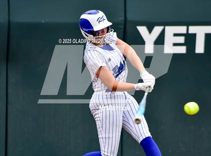 Thumbnail 2 in Aubrey vs. Robinson (UIL Softball 4A Div 2 Final) photogallery.