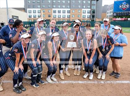 Thumbnail 1 in Aubrey vs. Robinson (UIL Softball 4A Div 2 Final) photogallery.