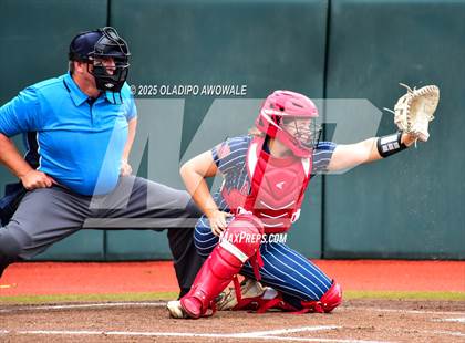 Thumbnail 2 in Aubrey vs. Robinson (UIL Softball 4A Div 2 Final) photogallery.