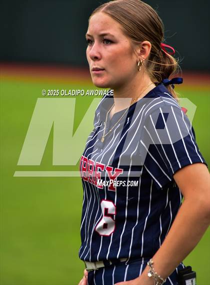 Thumbnail 3 in Aubrey vs. Robinson (UIL Softball 4A Div 2 Final) photogallery.