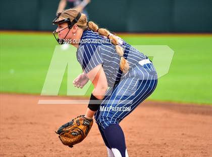Thumbnail 1 in Aubrey vs. Robinson (UIL Softball 4A Div 2 Final) photogallery.