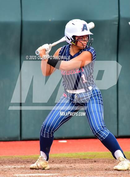 Thumbnail 3 in Aubrey vs. Robinson (UIL Softball 4A Div 2 Final) photogallery.
