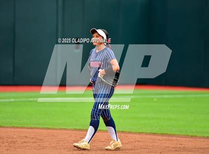 Thumbnail 1 in Aubrey vs. Robinson (UIL Softball 4A Div 2 Final) photogallery.