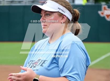 Thumbnail 2 in Aubrey vs. Robinson (UIL Softball 4A Div 2 Final) photogallery.