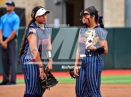 Thumbnail 2 in Aubrey vs. Robinson (UIL Softball 4A Div 2 Final) photogallery.