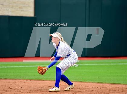 Thumbnail 2 in Aubrey vs. Robinson (UIL Softball 4A Div 2 Final) photogallery.