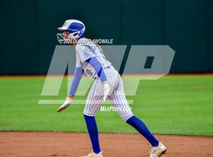 Thumbnail 1 in Aubrey vs. Robinson (UIL Softball 4A Div 2 Final) photogallery.