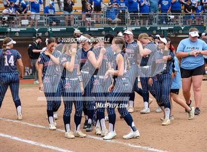 Thumbnail 1 in Aubrey vs. Robinson (UIL Softball 4A Div 2 Final) photogallery.