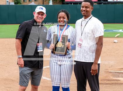 Thumbnail 3 in Aubrey vs. Robinson (UIL Softball 4A Div 2 Final) photogallery.