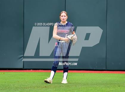 Thumbnail 2 in Aubrey vs. Robinson (UIL Softball 4A Div 2 Final) photogallery.