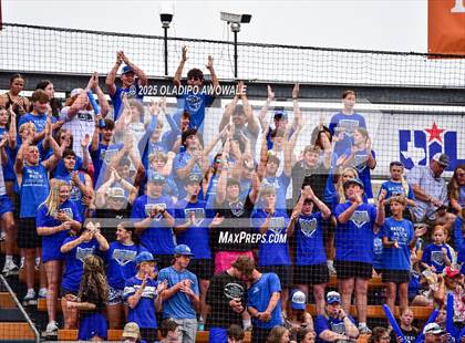 Thumbnail 1 in Aubrey vs. Robinson (UIL Softball 4A Div 2 Final) photogallery.