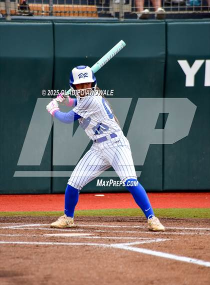 Thumbnail 3 in Aubrey vs. Robinson (UIL Softball 4A Div 2 Final) photogallery.
