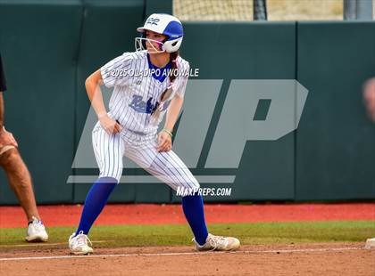 Thumbnail 1 in Aubrey vs. Robinson (UIL Softball 4A Div 2 Final) photogallery.