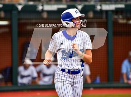 Thumbnail 1 in Aubrey vs. Robinson (UIL Softball 4A Div 2 Final) photogallery.