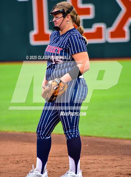 Thumbnail 1 in Aubrey vs. Robinson (UIL Softball 4A Div 2 Final) photogallery.