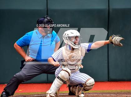 Thumbnail 2 in Aubrey vs. Robinson (UIL Softball 4A Div 2 Final) photogallery.
