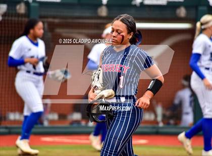 Thumbnail 3 in Aubrey vs. Robinson (UIL Softball 4A Div 2 Final) photogallery.