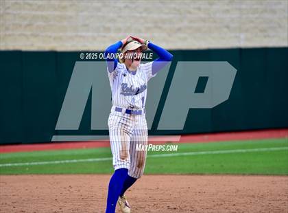 Thumbnail 3 in Aubrey vs. Robinson (UIL Softball 4A Div 2 Final) photogallery.
