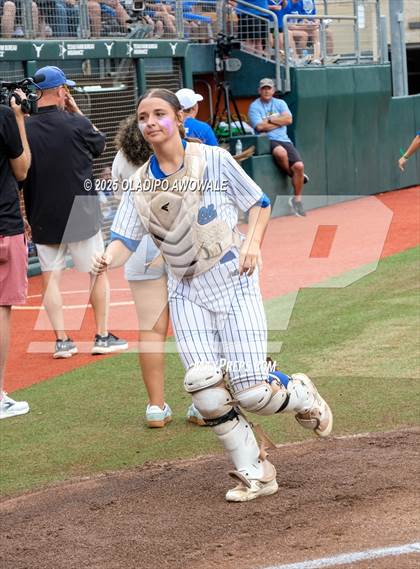 Thumbnail 2 in Aubrey vs. Robinson (UIL Softball 4A Div 2 Final) photogallery.