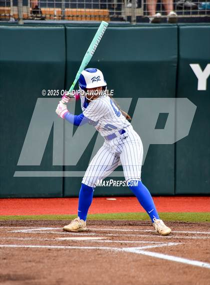 Thumbnail 2 in Aubrey vs. Robinson (UIL Softball 4A Div 2 Final) photogallery.