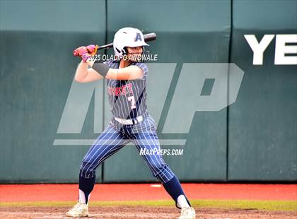 Thumbnail 1 in Aubrey vs. Robinson (UIL Softball 4A Div 2 Final) photogallery.