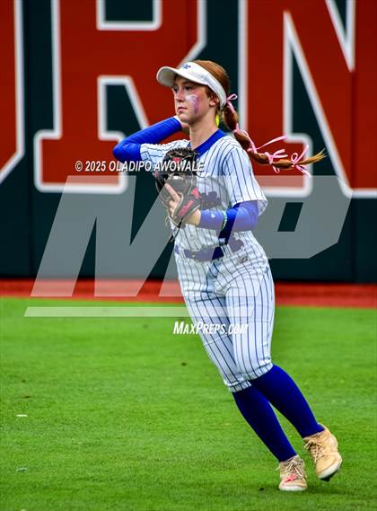 Thumbnail 2 in Aubrey vs. Robinson (UIL Softball 4A Div 2 Final) photogallery.