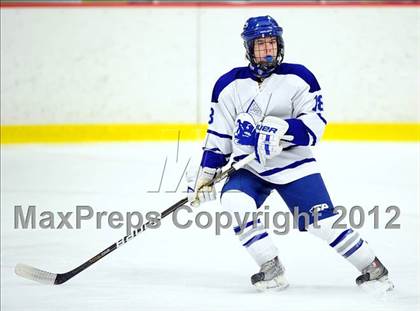Thumbnail 2 in New Canaan vs. Darien (FCIAC Tier 1 Semifinal) photogallery.