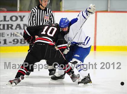 Thumbnail 2 in New Canaan vs. Darien (FCIAC Tier 1 Semifinal) photogallery.