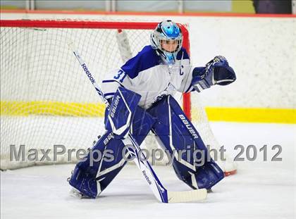 Thumbnail 2 in New Canaan vs. Darien (FCIAC Tier 1 Semifinal) photogallery.