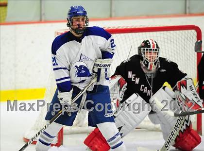 Thumbnail 3 in New Canaan vs. Darien (FCIAC Tier 1 Semifinal) photogallery.