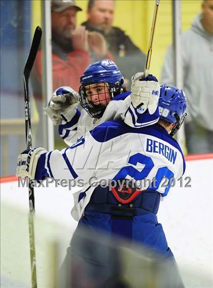 Thumbnail 3 in New Canaan vs. Darien (FCIAC Tier 1 Semifinal) photogallery.