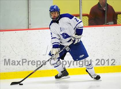 Thumbnail 3 in New Canaan vs. Darien (FCIAC Tier 1 Semifinal) photogallery.
