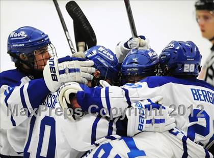 Thumbnail 1 in New Canaan vs. Darien (FCIAC Tier 1 Semifinal) photogallery.