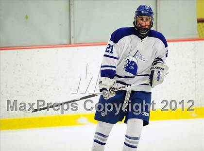Thumbnail 2 in New Canaan vs. Darien (FCIAC Tier 1 Semifinal) photogallery.