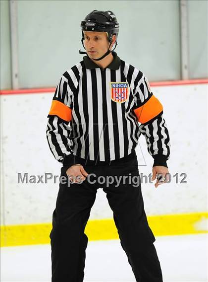 Thumbnail 2 in New Canaan vs. Darien (FCIAC Tier 1 Semifinal) photogallery.