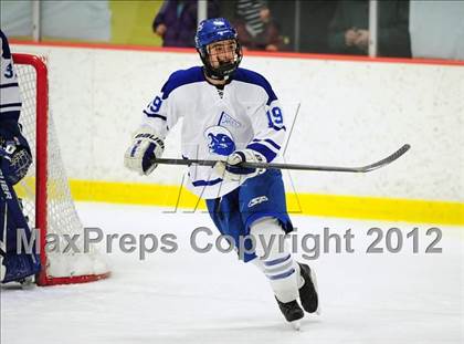 Thumbnail 2 in New Canaan vs. Darien (FCIAC Tier 1 Semifinal) photogallery.