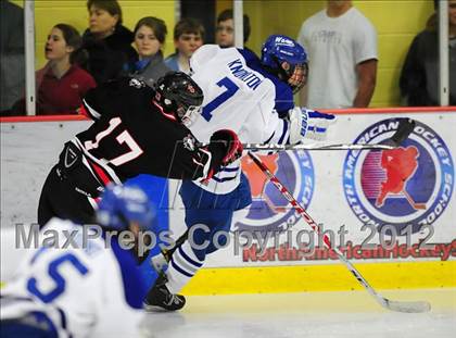 Thumbnail 2 in New Canaan vs. Darien (FCIAC Tier 1 Semifinal) photogallery.
