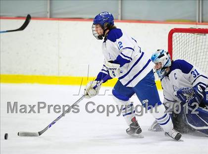 Thumbnail 3 in New Canaan vs. Darien (FCIAC Tier 1 Semifinal) photogallery.