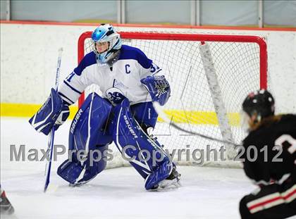 Thumbnail 2 in New Canaan vs. Darien (FCIAC Tier 1 Semifinal) photogallery.