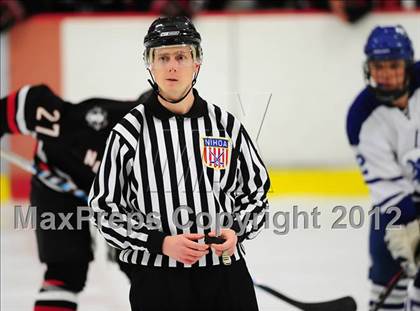 Thumbnail 3 in New Canaan vs. Darien (FCIAC Tier 1 Semifinal) photogallery.